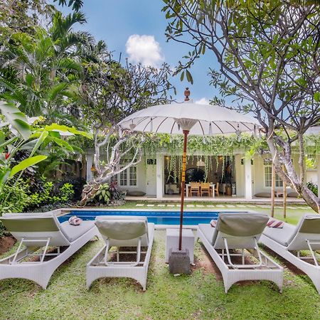 Villa Lodek Deluxe Seminyak  Exterior photo