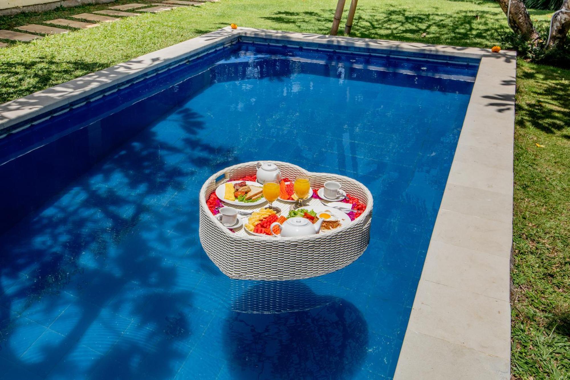 Villa Lodek Deluxe Seminyak  Exterior photo
